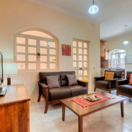 Bellavista Apartment *